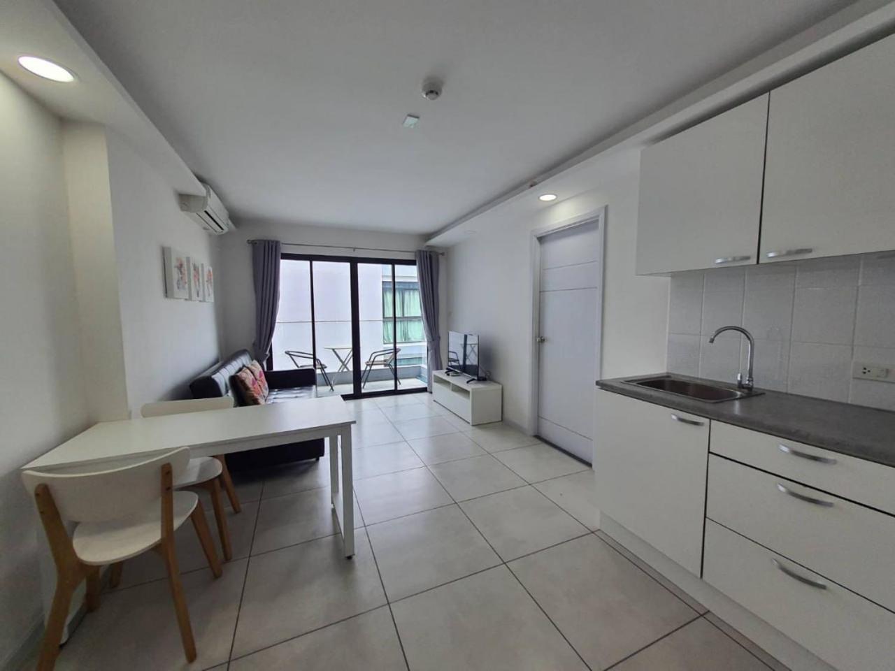 Garden Tropical Siam Apartment Pattaya Room photo